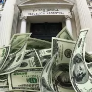 Crece la dolarizaci�n y el blue qued� a un paso de los $1.300