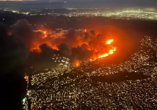 Impactante incendio en California.