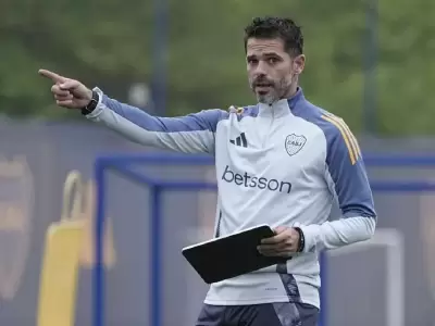 Gago y la comisi�n directiva buscan reemplazante para Chiquito.