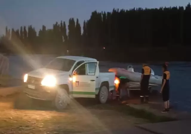 Arrastrada por la corriente: la angustiosa b�squeda de una ni�a en el r�o Limay
