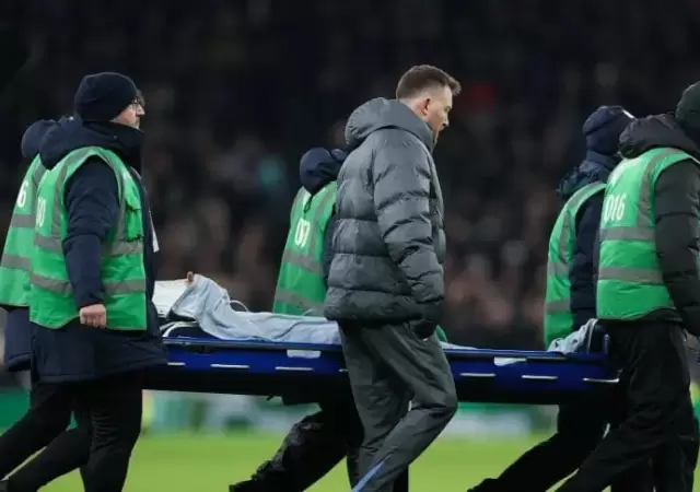 Bentancur se retir� en camilla.