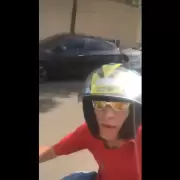 Grabó su propia muerte por intentar hacerse una selfie mientras andaba en moto