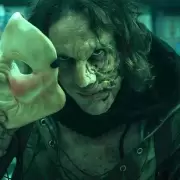 �Terror en Nunca Jam�s? Campanita y el Capit�n Garfio, en una versi�n retorcida de Peter Pan