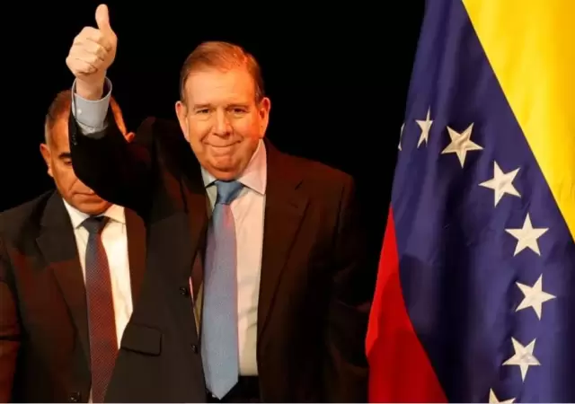 Edmundo hizo un sentido llamado a la ciudadan�a, a la restituci�n democr�tica y a una reflexi�n por parte de las fuerzas armadas.