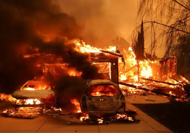 Los �ngeles: 16 muertes y miles de hect�reas devastadas por incendios forestales