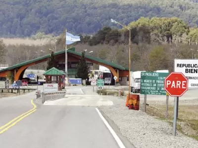 Las autoridades chilenas escoltaron a un ciudadano argentino hasta el paso fronterizo Cardenal Samor� para deportarlo.