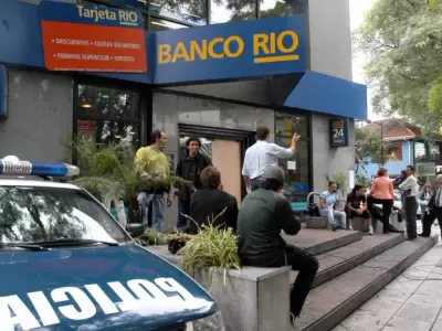 Dentro del banco hab�a 23 personas al momento de producirse al atraco.