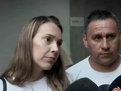 Vanessa C�ceres y Ra�l Calder�n, padres del reci�n nacido que muri� en marzo de 2022. (Foto: web)