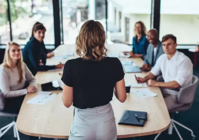 El futuro del liderazgo empresarial: competencias esenciales para 2025.