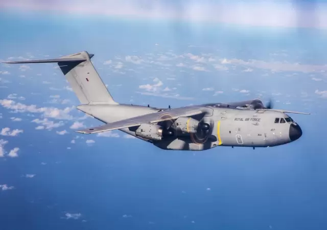 Una aeronave militar brit�nica se acerc� demasiado a la costa patag�nica.
