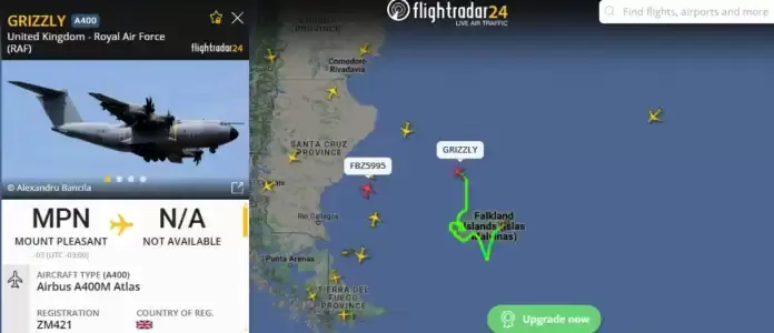 Flight Radar 24 tuvo el avión británico identificado hasta que apagó su transpondedor.