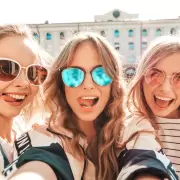 Psicología de los lentes de sol: cómo influyen en tu imagen y emociones