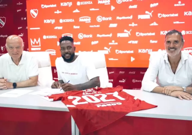 �lvaro Angulo nueva incorporaci�n del Rojo