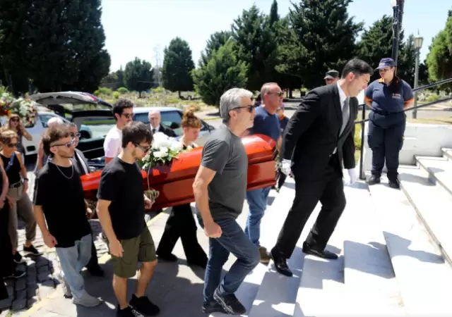 El doloroso entierro de Alejandra Dar�n en el Pante�n de Actores de Chacarita.