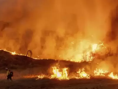 Pese a descender la fuerza de las r�fagas de fuego, la situaci�n de los habitantes de Los �ngeles sigue siendo desesperante.