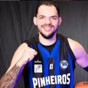 Rivadavia B�squet contrat� al brasile�o Joao Fidelis