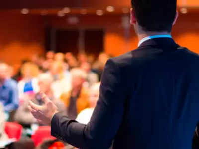 El coaching puede ayudar a los l�deres empresariales a mejorar su rendimiento en �reas como la comunicaci�n, la resoluci�n de problemas y la gesti�n.