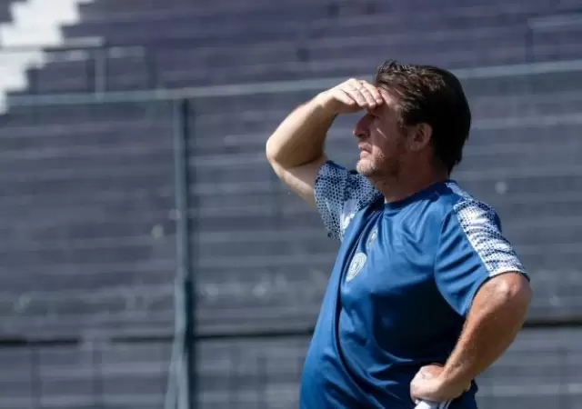 Berti piensa en el mejor equipo para lastimar al Rojo de Avellaneda.
