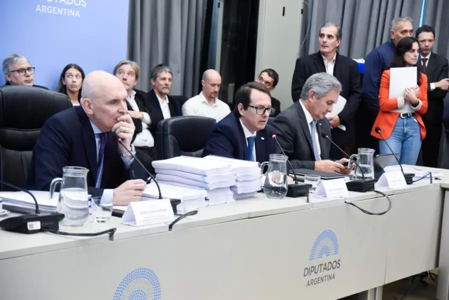 Comisi�n de Presupuesto y Hacienda