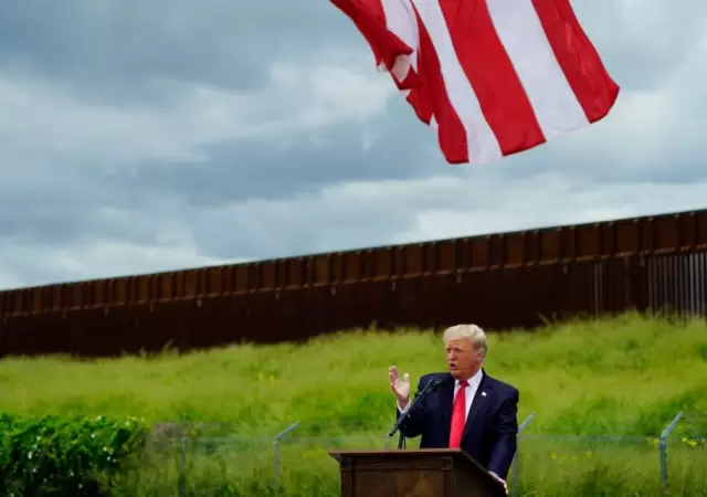 Trump empieza a poner fuertes restricciones a la migraci�n.