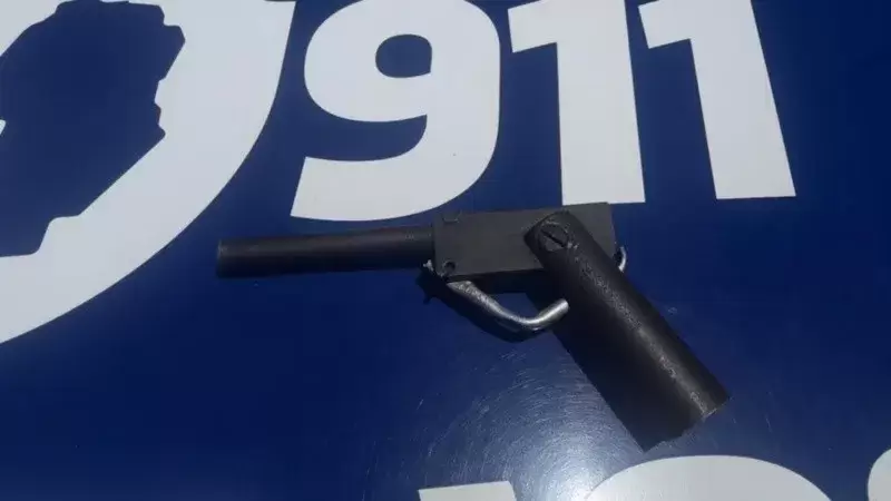 El arma casera estaba lista para ser disparada. (Foto: gentileza Cr�nica)