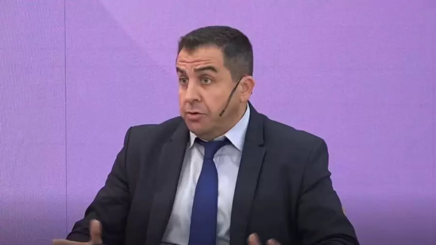 El economista Hugo Vasques explic� su posici�n frente a la decisi�n de Milei sobre el cepo. (Foto: web)