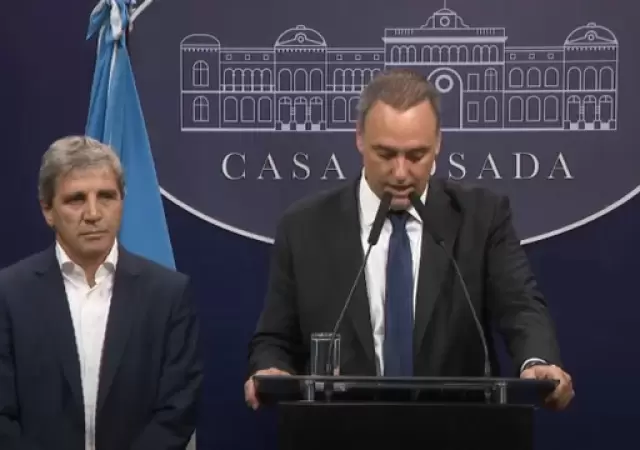 La conferencia de prensa de Caputo y Adorni