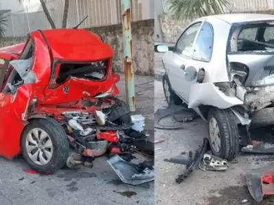 Los dos autos colisionados.