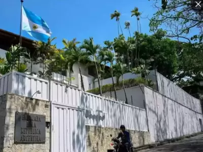 La embajada argentina de nuevo bajo una tormenta de intimidaciones y agresi�n chavista.