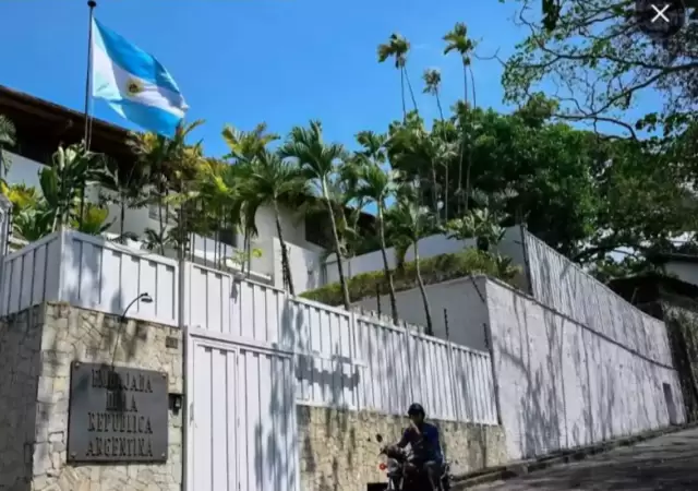 La embajada argentina de nuevo bajo una tormenta de intimidaciones y agresi�n chavista.