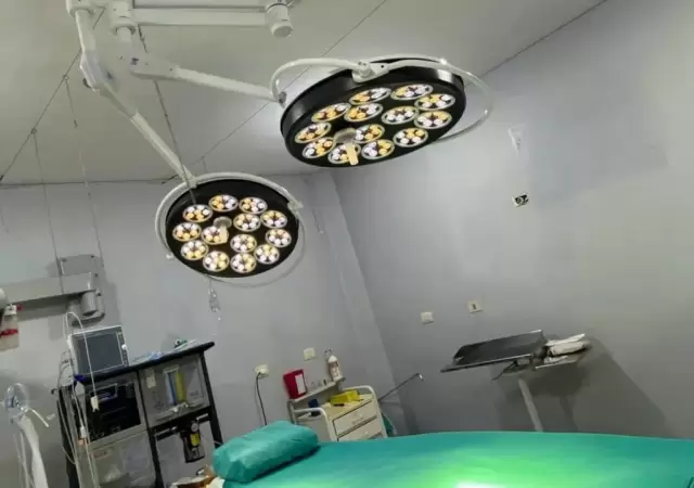 �Esc�ndalo! Un cirujano us� un quir�fano p�blico para una lipo privada