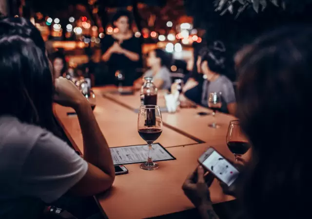 Sitios concurridos o en la calle, lugares ideales para estafas v�a Bluetooth.