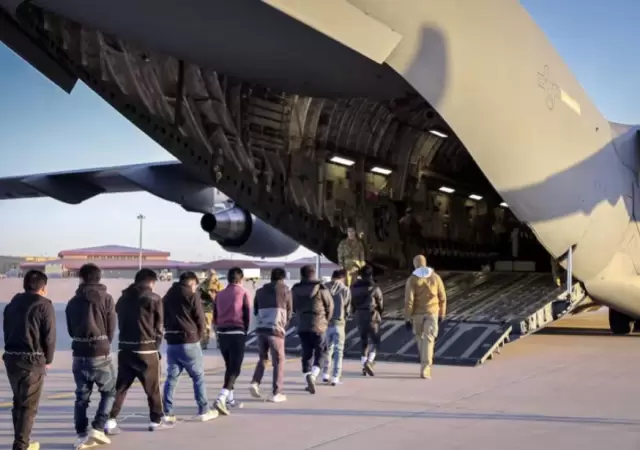 Aviones militares estar�an siendo desplegados en varios estados para sacar del pa�s a los inmigrantes irregulares.