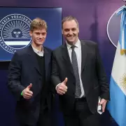 Un influencer libertario fue a picudear a una asamblea LGBT+ y lo agredieron