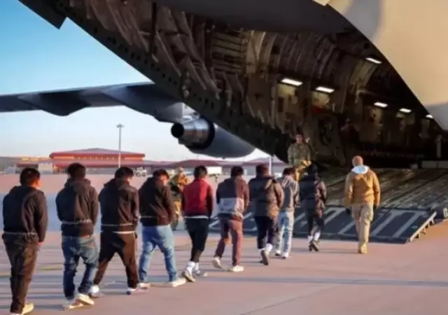 Ciudadanos brasileros deportados de Estados Unidos.