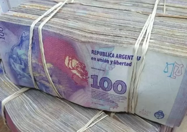 Dinero en efectivo.