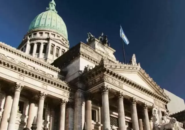 Duras negociaciones en el Congreso