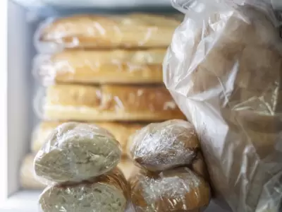 Congelar el pan: el truco que transforma tu salud intestinal
