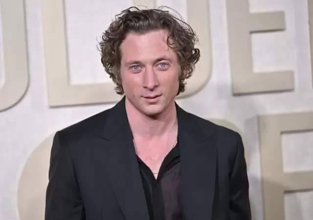 Jeremy Allen White.