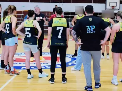Filmadas mientras se duchaban: la grave denuncia de jugadoras de b�squet de El Talar