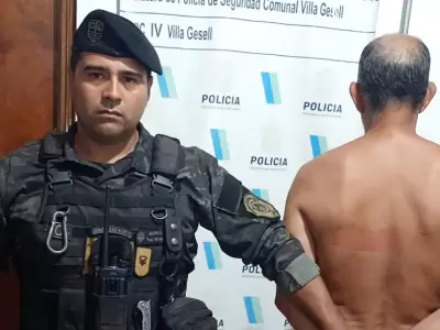 El depravado fue sorprendido y detenido cuando comet�a el hecho. (Foto: gentileza Infobae)