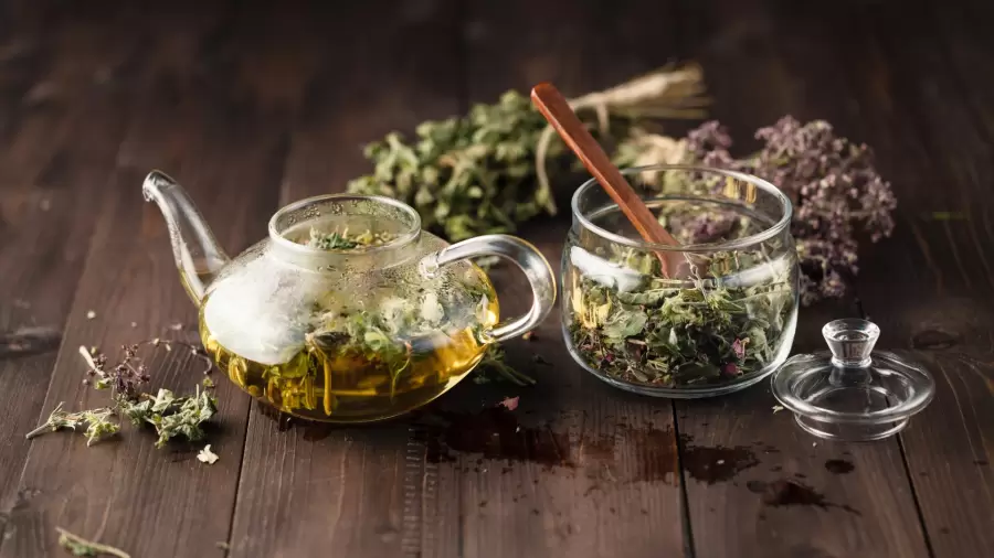 Té de orégano, que además de reducir el nivel de dolor de las articulaciones, es bueno para la digestión.