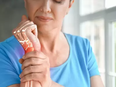 La artrosis se genera a partir del da�o acumulativo proveniente de lesiones diminutas, tanto macro como microsc�picas.