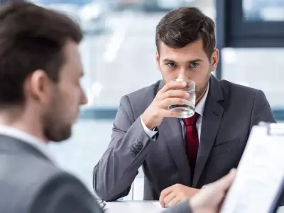 El vaso de agua que puede decidir tu futuro laboral