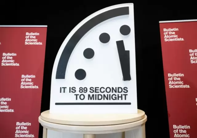 El Reloj del apocalipsis es una advertencia de las decisiones y acciones peligrosas que pueden acabar con la humanidad.