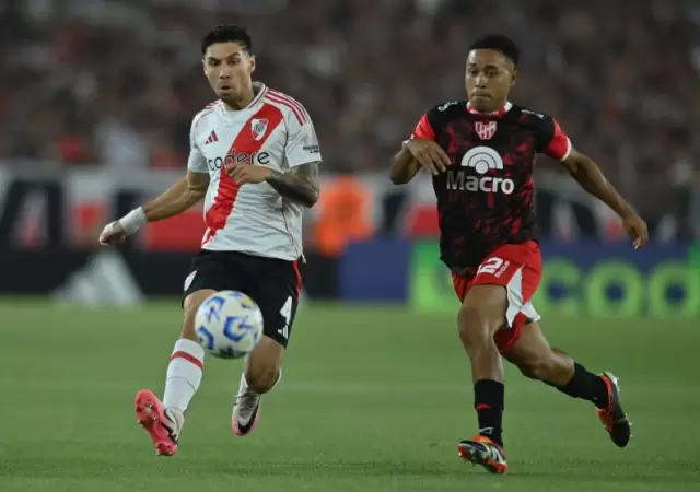 River e Instituto se midieron en el M�s Monumental.
