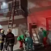 Tomaron una tremenda decisi�n para salvar a una nena de un incendio