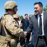 El ministro de Defensa aclar� la situaci�n de oficiales dados de baja del Ej�rcito