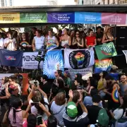 Cómo se desarrolla la movilización a Plaza de Mayo para protestar por los dichos de Milei