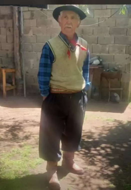 Don Reyes dedic� su vida al campo y a su hogar que no quiso abandonar en medio del incendio.